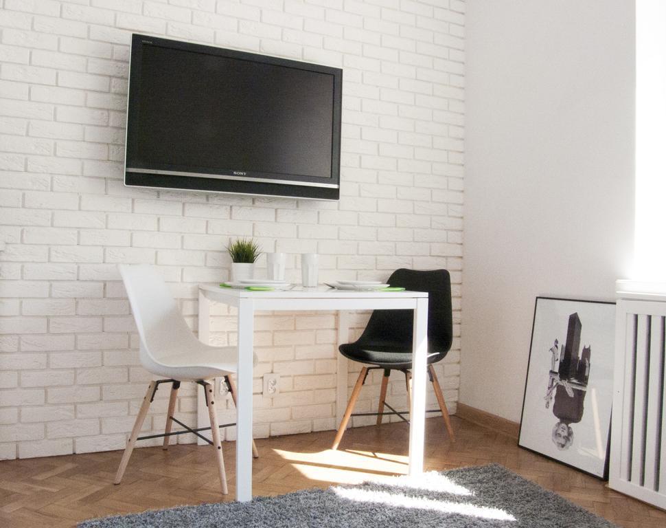 Studio In Heart Of Varşovia Exterior foto